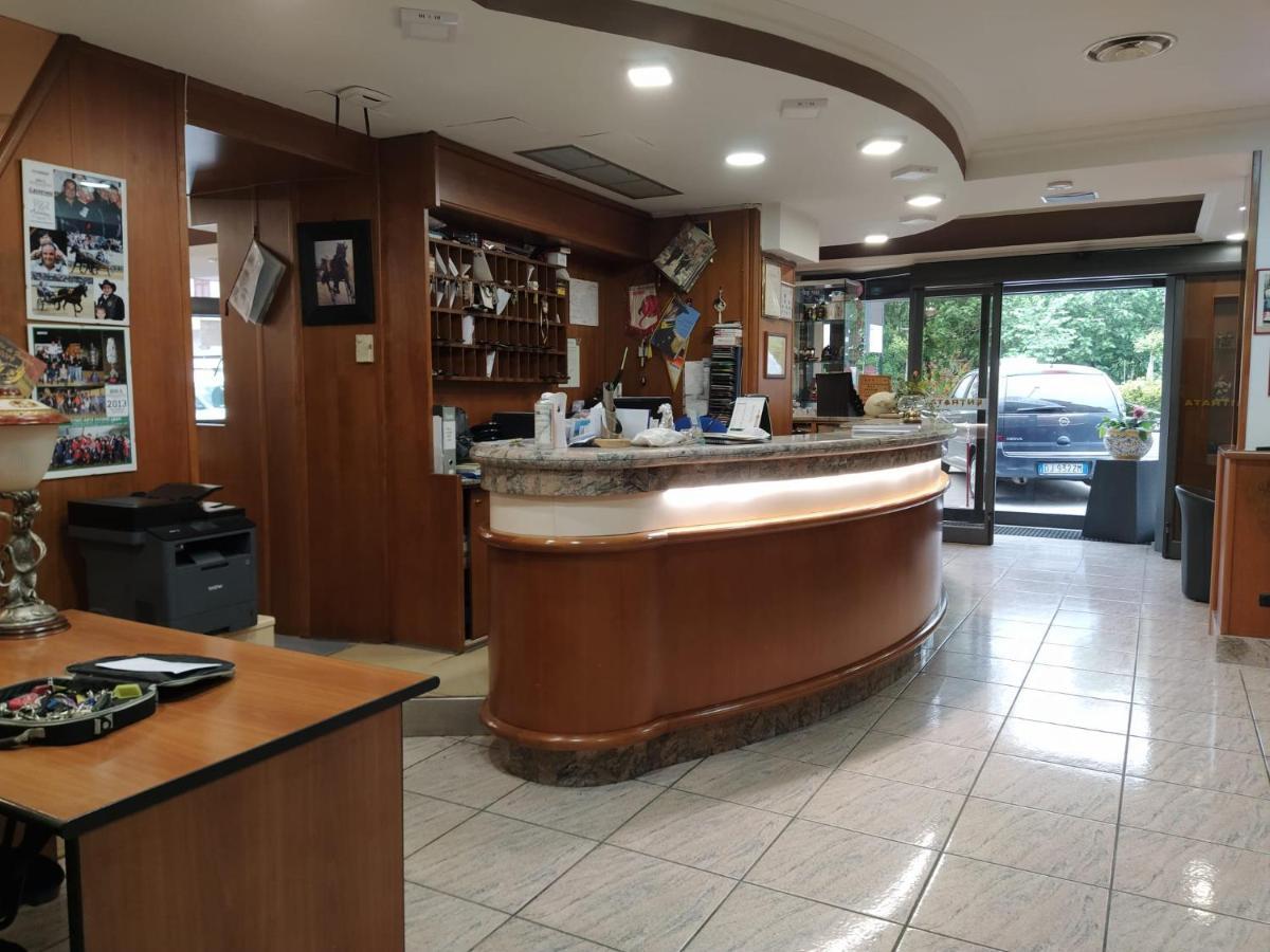 פרוזינונה Hotel Residence Memmina מראה חיצוני תמונה