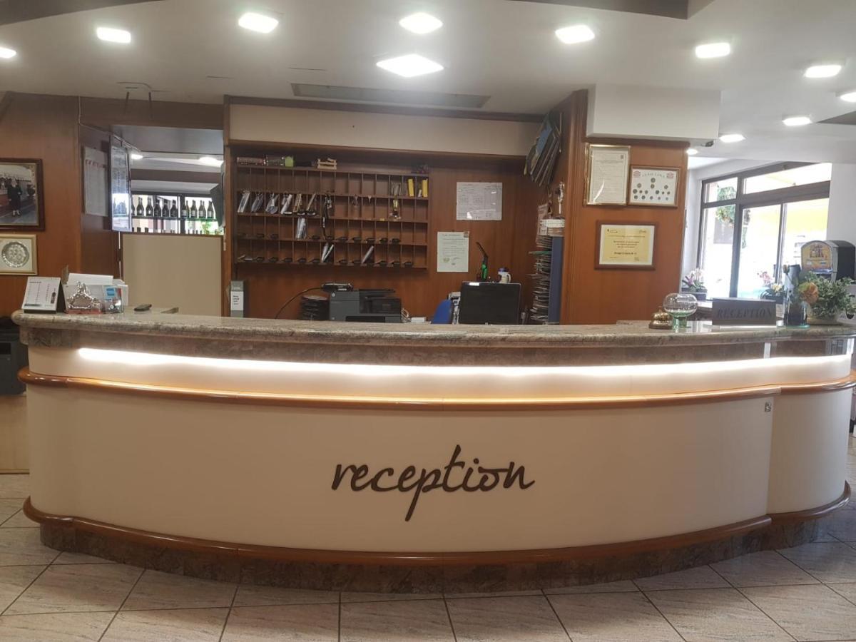 פרוזינונה Hotel Residence Memmina מראה חיצוני תמונה