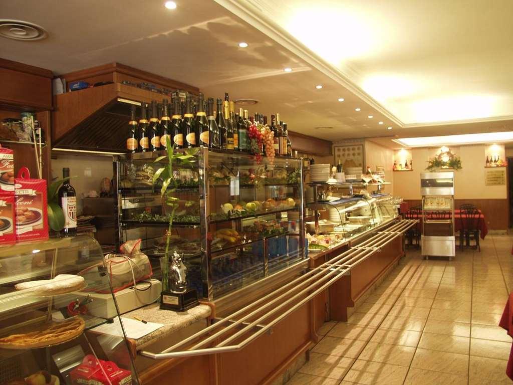 פרוזינונה Hotel Residence Memmina מסעדה תמונה