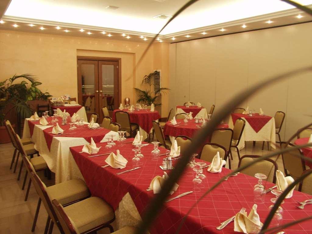 פרוזינונה Hotel Residence Memmina מסעדה תמונה