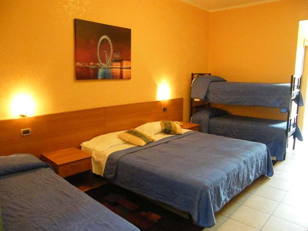 פרוזינונה Hotel Residence Memmina חדר תמונה