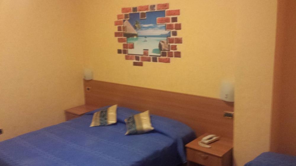 פרוזינונה Hotel Residence Memmina מראה חיצוני תמונה